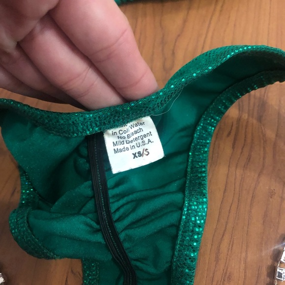 Green custom bikini contest / competition suit - Picture 4 of 5
